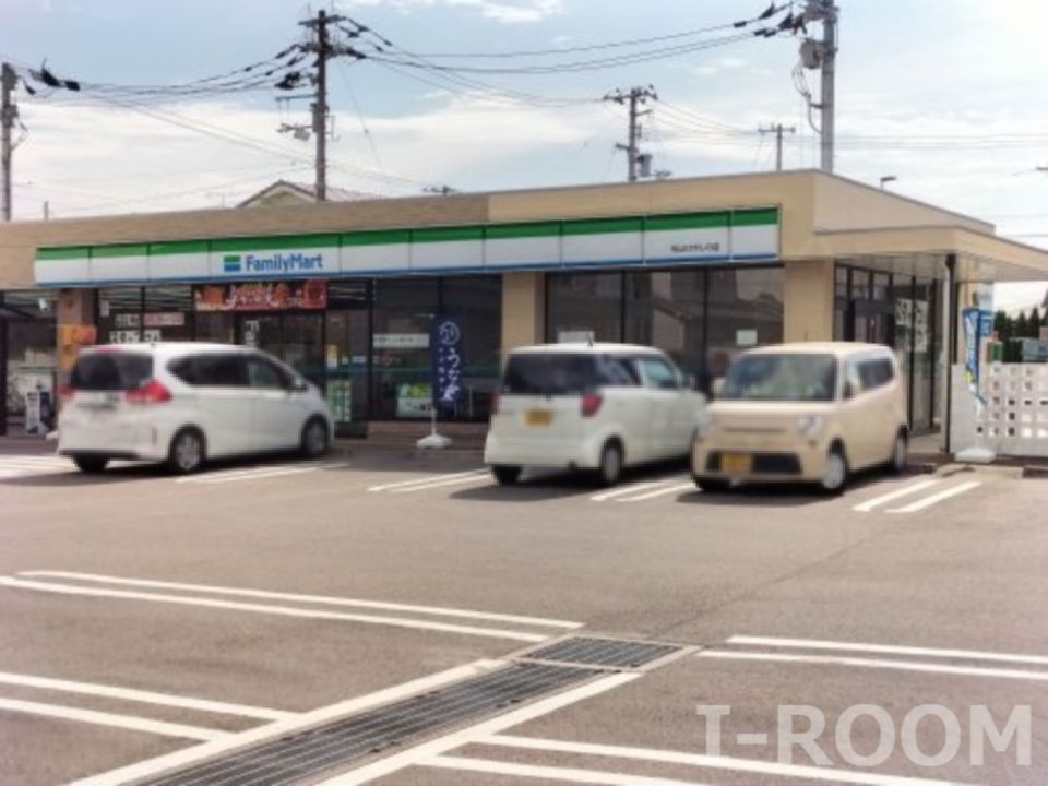 近くのファミリーマート 松山ひがしの店まで865m(徒歩11分)
