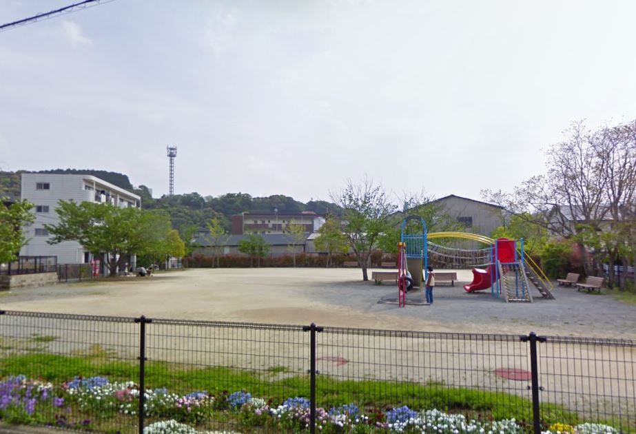 近くの東望公園まで582m(徒歩8分)