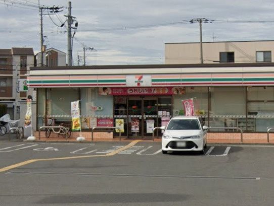 近くのセブンイレブン 東大阪西堤本通西1丁目店まで292m（徒歩4分）