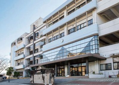 近くの長崎市立淵中学校まで1,129m（徒歩15分）