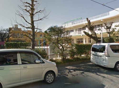 近くの友愛社会館幼稚園まで402m（徒歩6分）