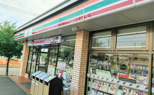 近くのセブンイレブン 松戸小金原4丁目店まで962m(徒歩13分)