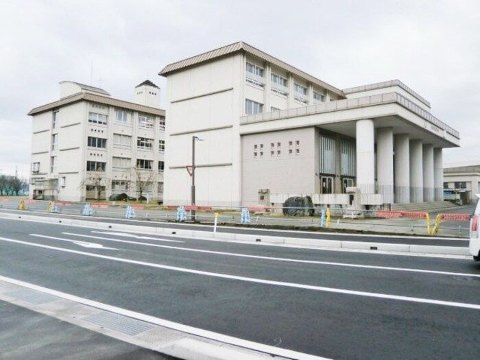 近くの長岡市立旭岡中学まで427m(徒歩6分)