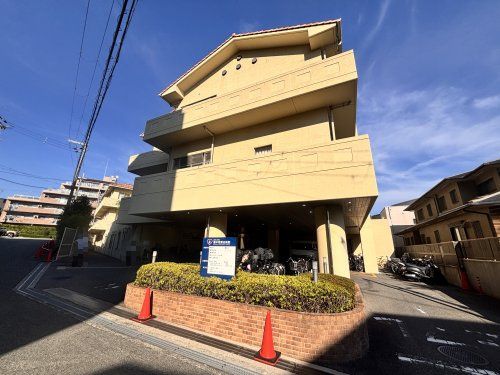 近くの豊中若葉会病院まで1,709m(徒歩22分)