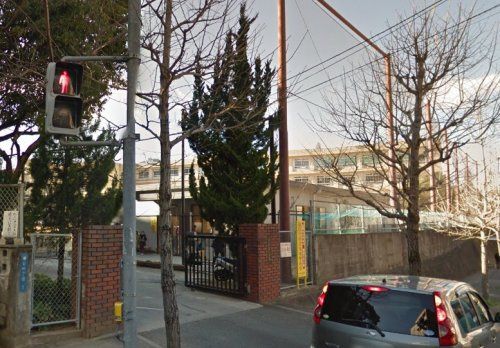 近くの長崎市立大園小学校まで87m(徒歩2分)
