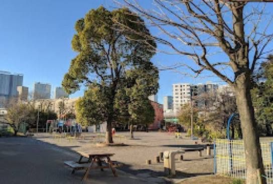 近くの佃三丁目公園まで553m（徒歩7分）