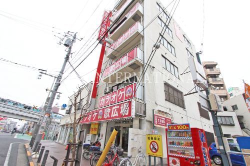 近くのカラオケルーム歌広場 竹ノ塚店まで886m（徒歩12分）