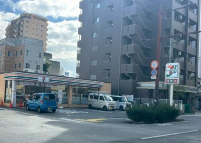 近くのセブンイレブン 松山中央郵便局前店まで1,427m（徒歩18分）