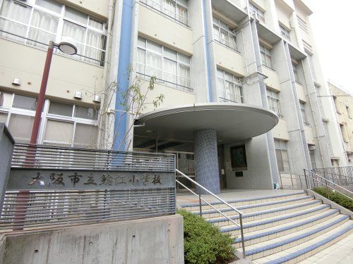 近くの鯰江小学校まで1,682m(徒歩22分)