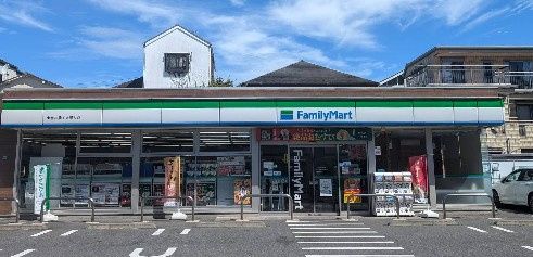 近くのファミリーマート 小金井農工大通り店まで210m（徒歩3分）