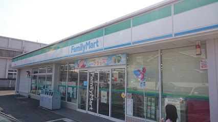 近くのファミリーマート 高松町店まで1,014m(徒歩13分)