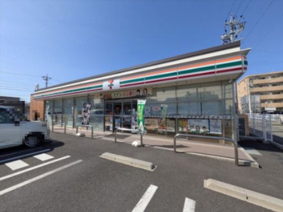 近くのセブンイレブン 北名古屋熊之庄店まで1,083m(徒歩14分)