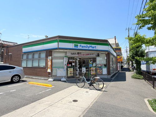 近くのファミリーマート豊中北条町店まで109m(徒歩2分)