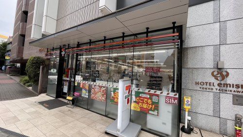 近くのセブン-イレブン ホテルエミシア東京まで301m（徒歩4分）