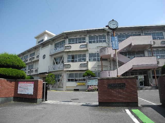 近くの時津町立時津東小学校まで870m(徒歩11分)