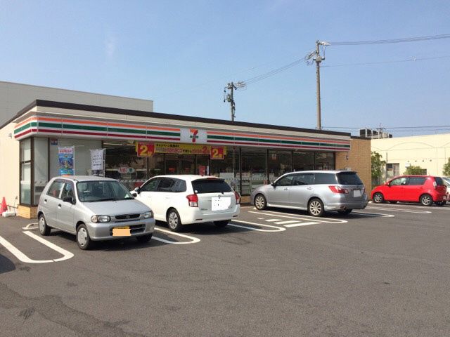 近くのセブン-イレブン 半田東洋町まで902m(徒歩12分)