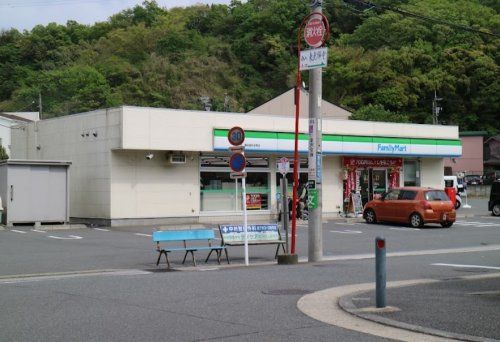 近くのファミリーマート 横浜釜利谷南店まで1,176m(徒歩15分)