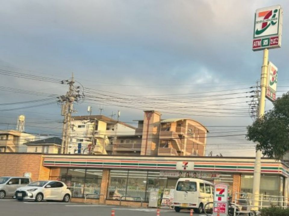 近くのセブンイレブン 松山湯渡町店まで1,266m(徒歩16分)