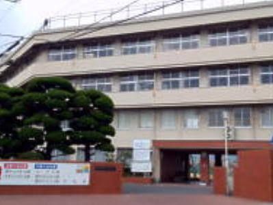 近くの総社市立総社西中学校まで1,177m(徒歩15分)