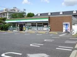 近くのファミリーマート 篠崎町三丁目店まで373m（徒歩5分）