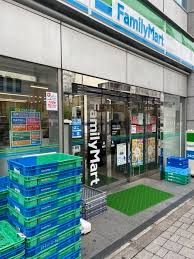 近くのファミリーマート 千住警察署前店まで681m(徒歩9分)