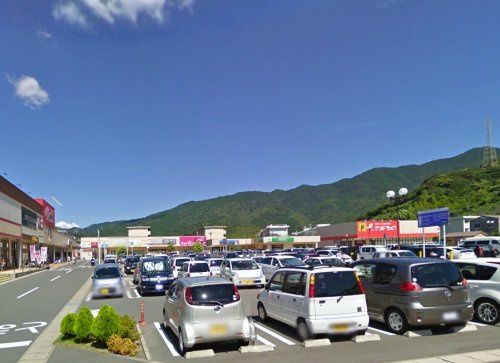 近くのFrespo(フレスポ)深堀まで212m(徒歩3分)