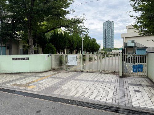 近くの豊中市立第九中学校まで1,296m(徒歩17分)