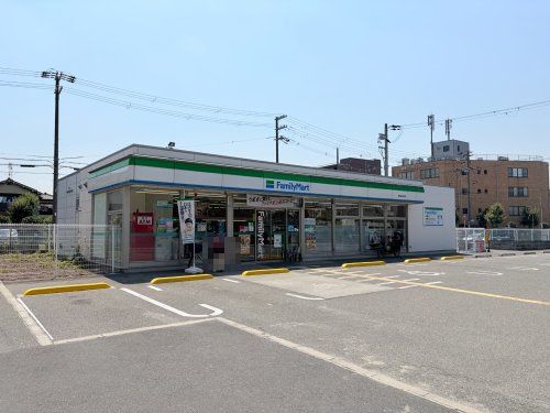近くのファミリーマート豊中島江町店まで397m(徒歩5分)