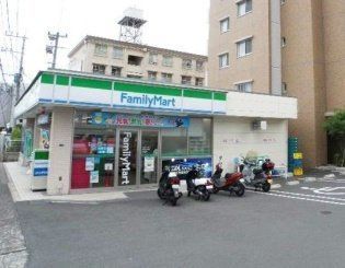 近くのファミリーマート 長崎上大橋店まで360m(徒歩5分)