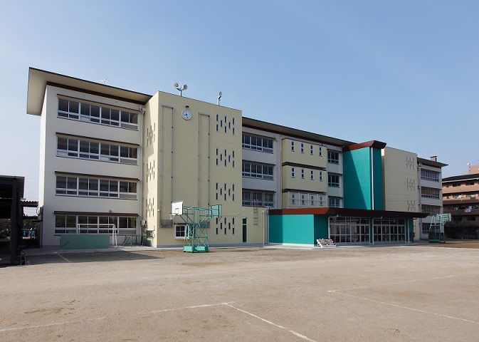 近くの門真市立第５中学校まで427m（徒歩6分）