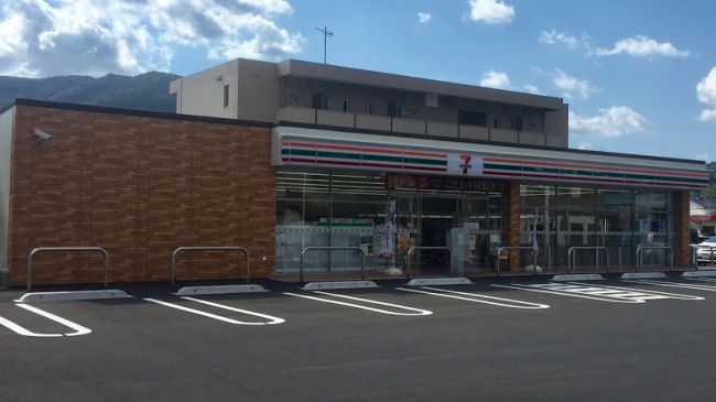 近くのセブンイレブン 多良見体育センター前店まで209m（徒歩3分）