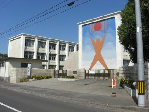 近くの鹿屋市立寿北小学校まで805m(徒歩11分)