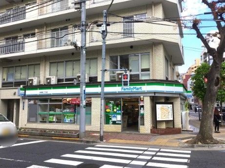 近くのファミリーマート 浅草橋二丁目店まで282m(徒歩4分)