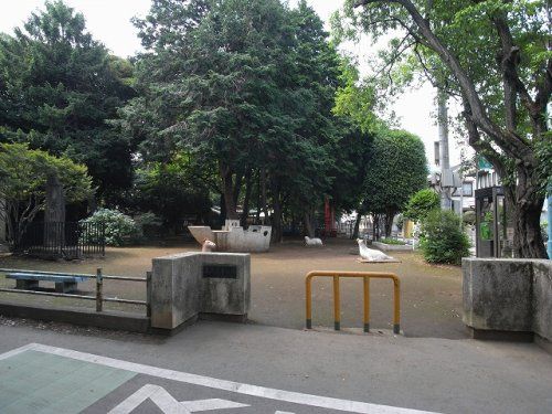 近くの本太児童公園まで246m(徒歩4分)