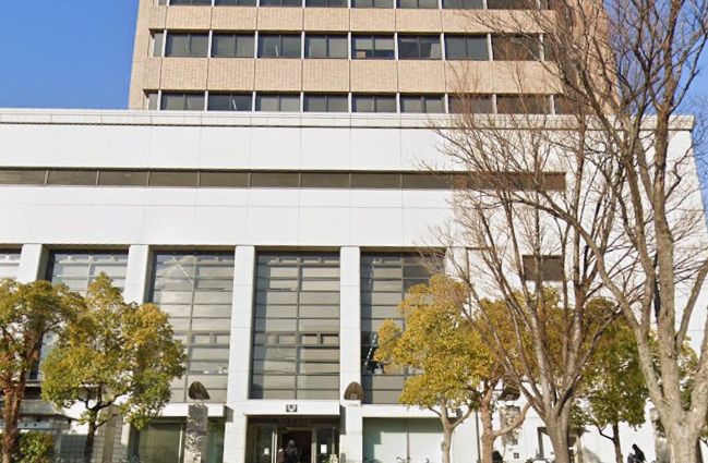 近くの東大阪市役所まで542m(徒歩7分)