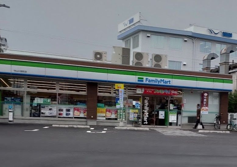 近くのファミリーマート 守山川宮町店まで725m(徒歩10分)