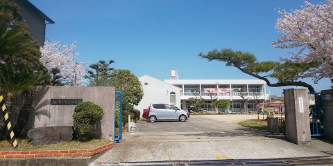 近くの鬼無幼稚園まで2,330m（徒歩30分）