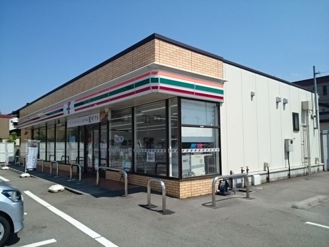 近くのセブンイレブン 富山城南公園前店まで793m(徒歩10分)
