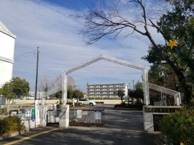 近くの草津市立南笠東小学校まで331m（徒歩5分）