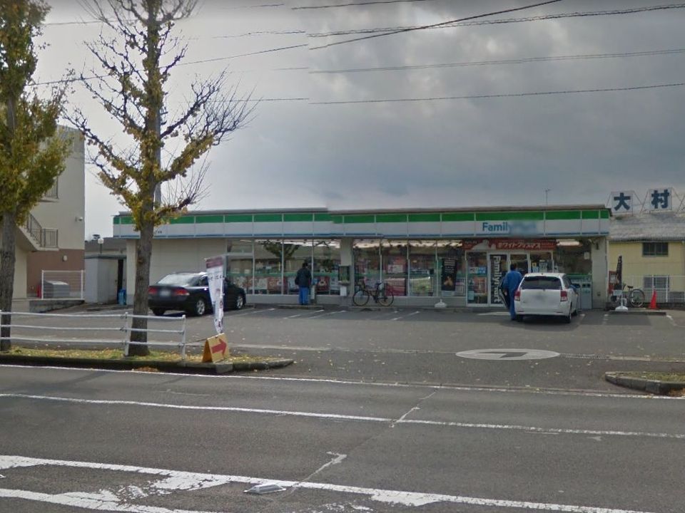 近くのファミリーマート 大村杭出津一丁目店まで372m(徒歩5分)