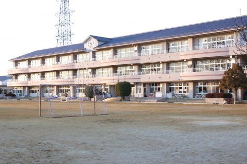近くの太田市立生品小学校まで994m(徒歩13分)