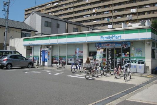 近くのファミリーマート 泉尾七丁目店まで555m(徒歩7分)