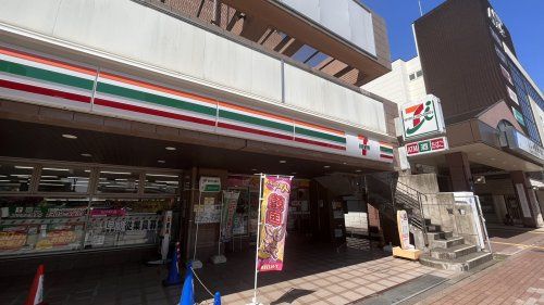 近くのセブン-イレブン ふじみ野駅東口店まで2,381m(徒歩30分)