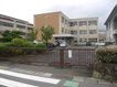 近くの東部小学校まで758m(徒歩10分)