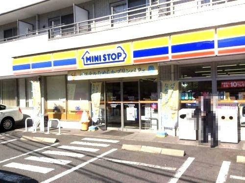 近くのミニストップ 川崎井田店まで641m(徒歩9分)