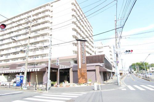 近くの深大にぎわいの里 調布卸売センターまで820m（徒歩11分）