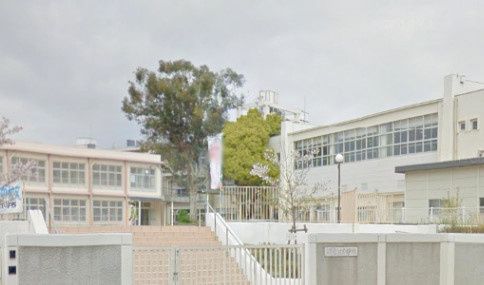 近くの守口市立守口小学校まで460m(徒歩6分)