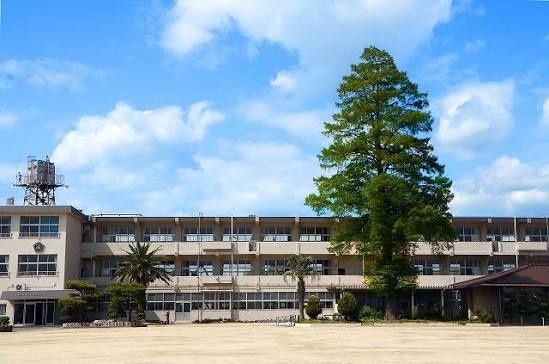 近くの倉敷市立第一福田小学校まで996m(徒歩13分)