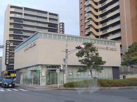 近くの京都中央信用金庫堅田支店まで164m（徒歩3分）