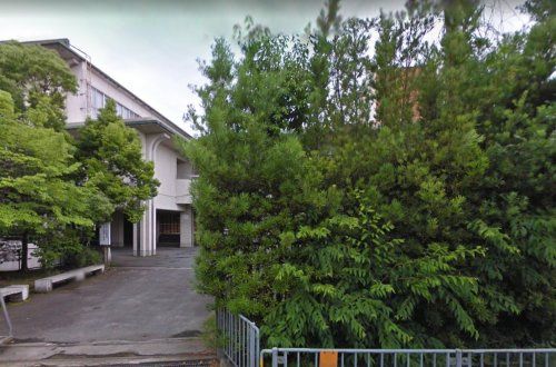 近くの交野市役所 星田出張所まで525m（徒歩7分）